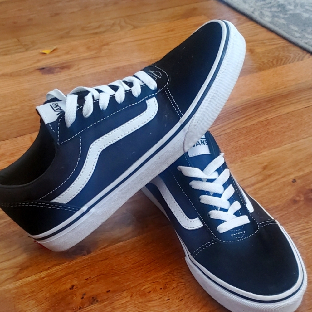 VANS youth 7 shoes